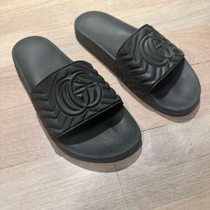Great condition Gucci slides - mens size 11. Open to offers